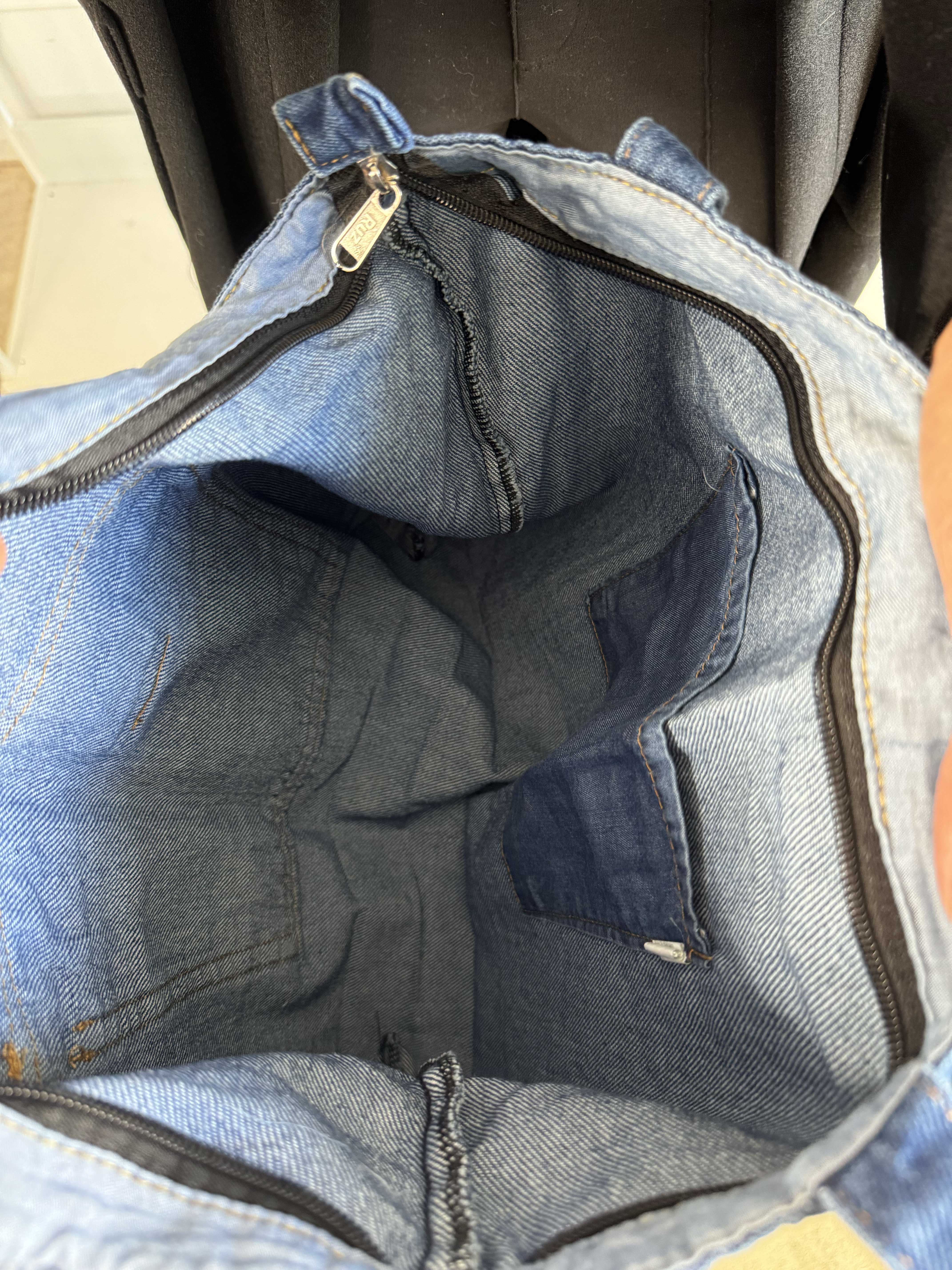 Betti - Taske i denim med stor lomme